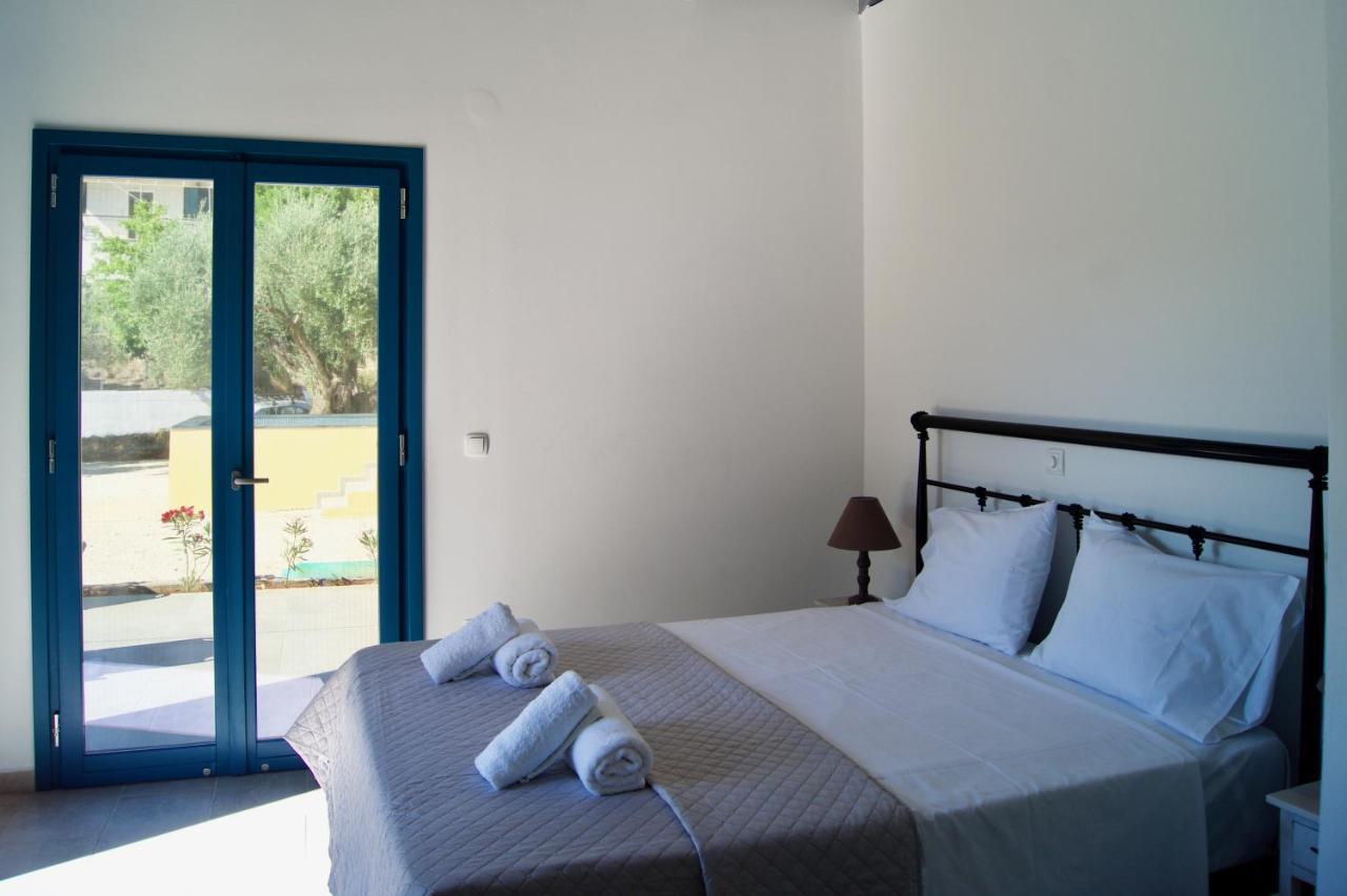 Throisma Studios With Private Pool & Parking 阿索斯 外观 照片
