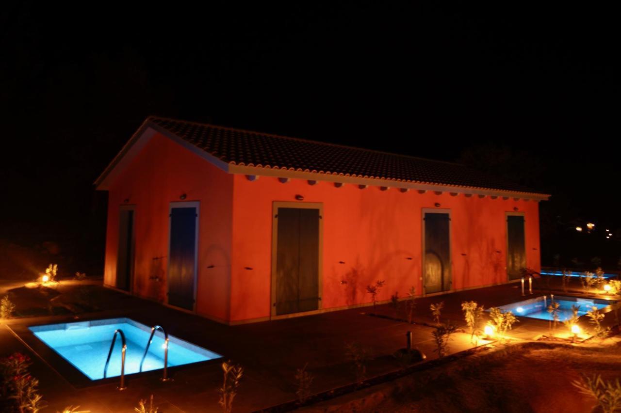 Throisma Studios With Private Pool & Parking 阿索斯 外观 照片