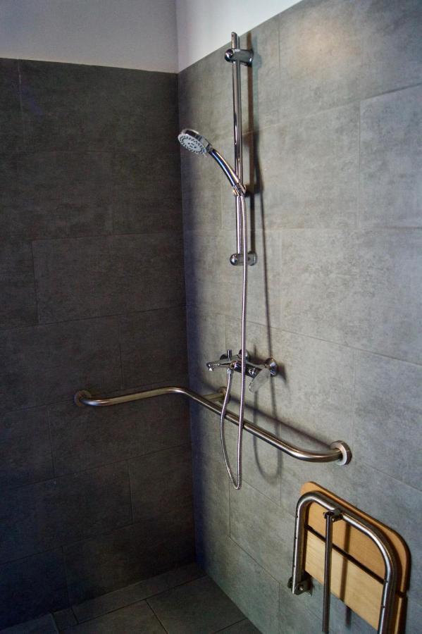 Throisma Studios With Private Pool & Parking 阿索斯 外观 照片
