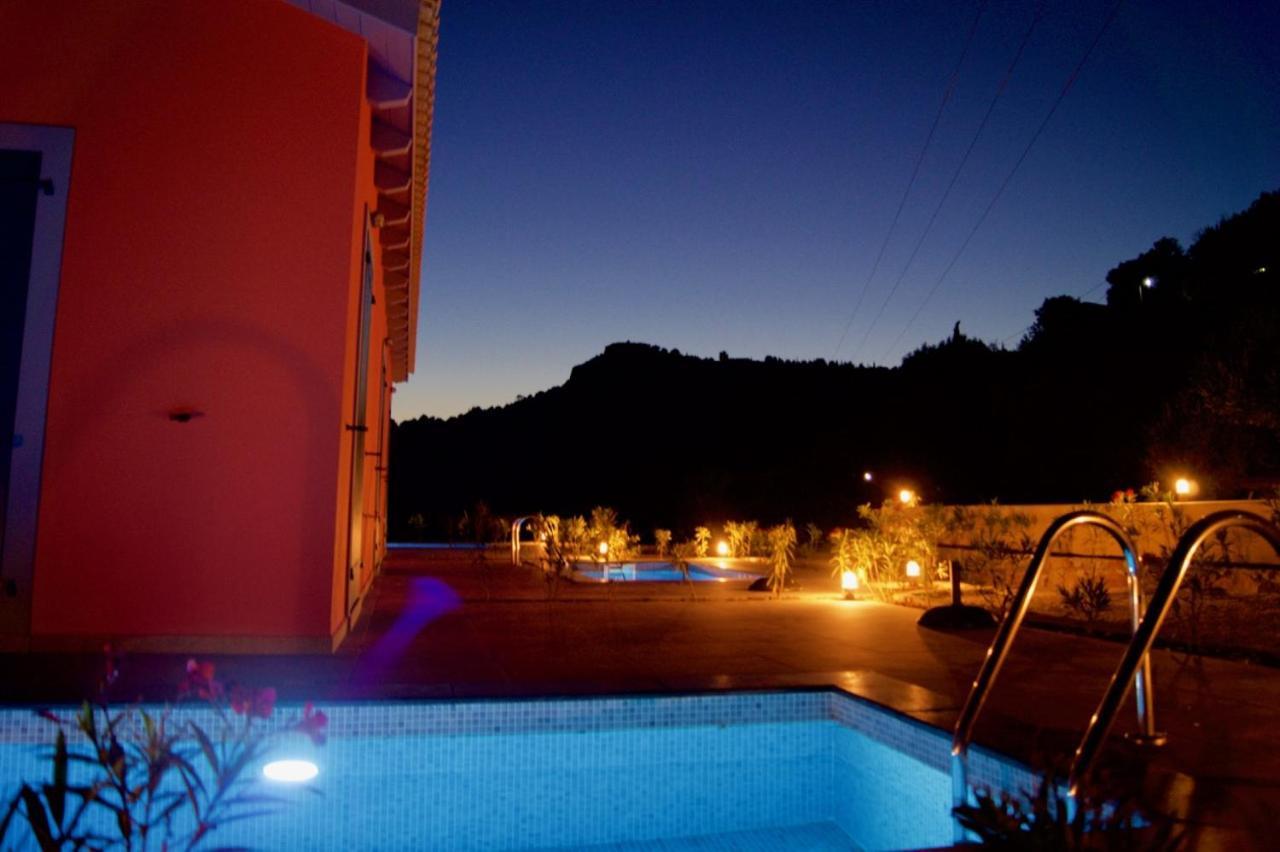 Throisma Studios With Private Pool & Parking 阿索斯 外观 照片